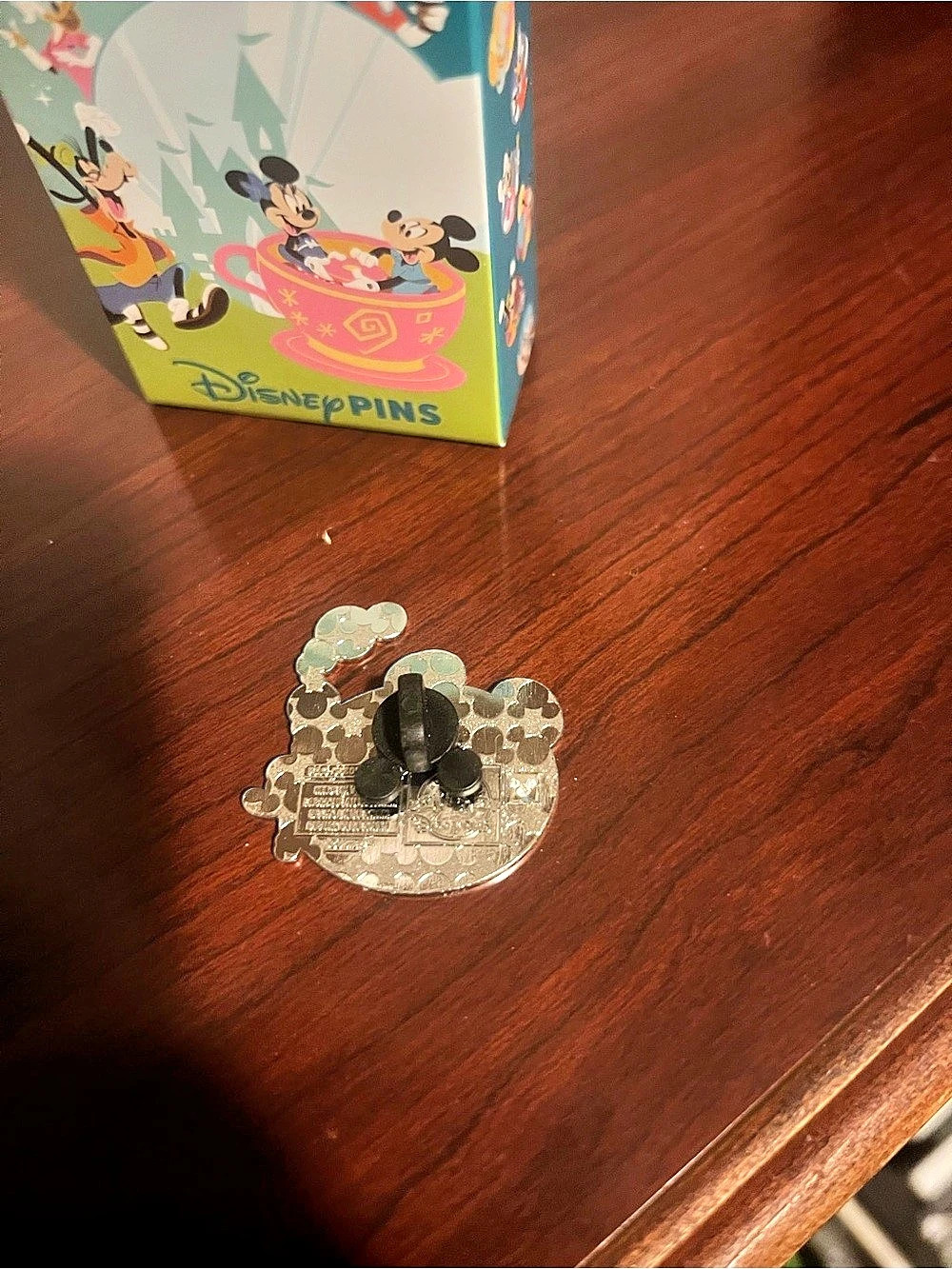 Disney Play in the Park Mystery Pin - Mickey Mouse - Picture 2 of 2